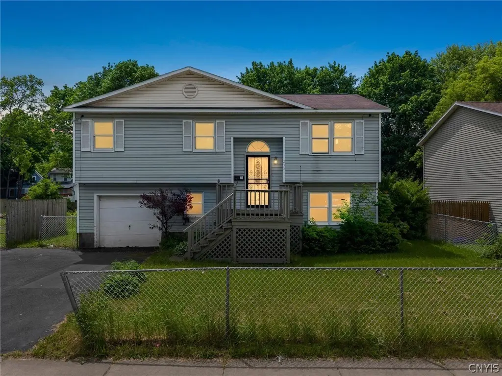 233 W Newell St