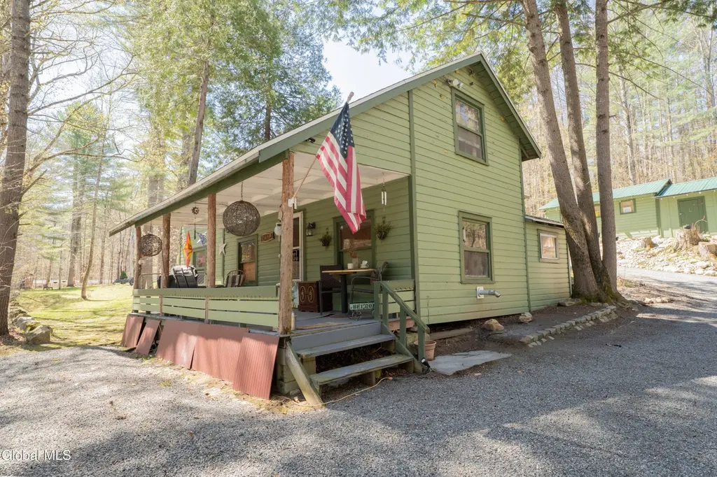 141 River Rd