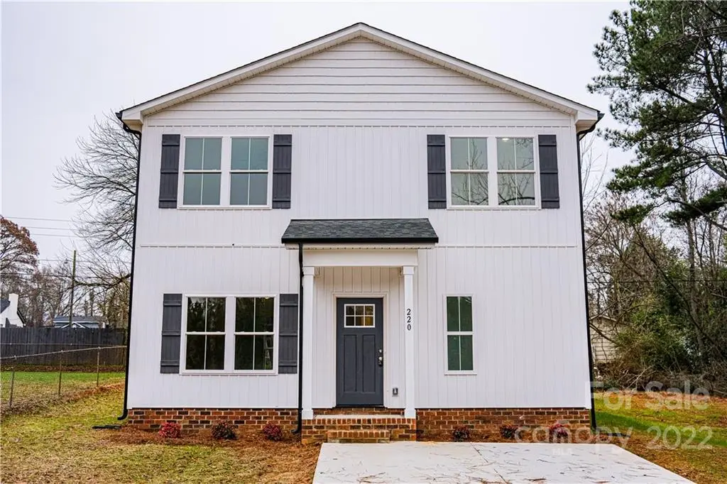 415 Pinecroft Ln