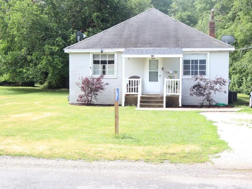 315 W 3rd St