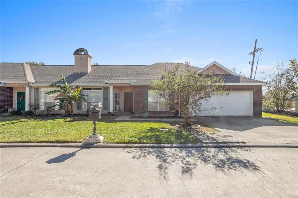 2733 Henderson Bayou Pl