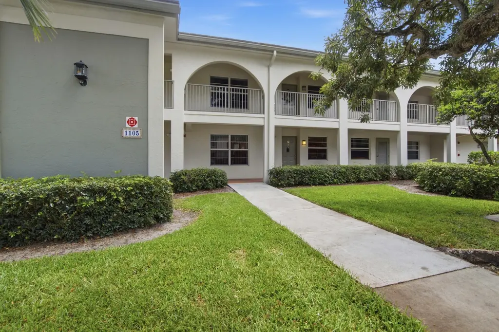 1105 Bahama Bnd Unit B1
