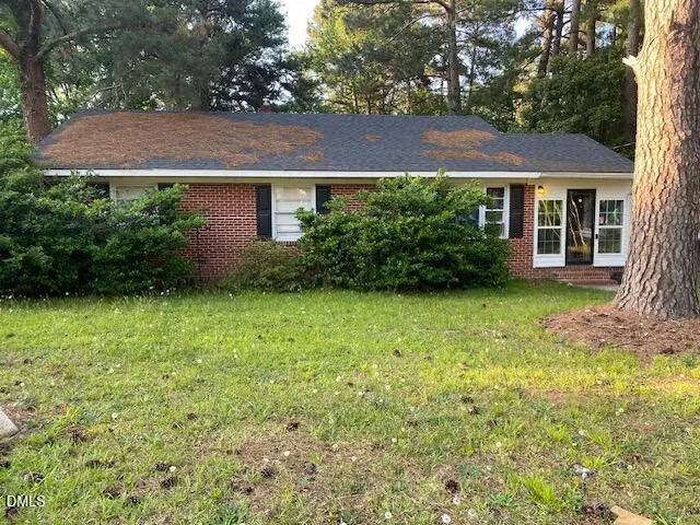 1104 Robert Rd W