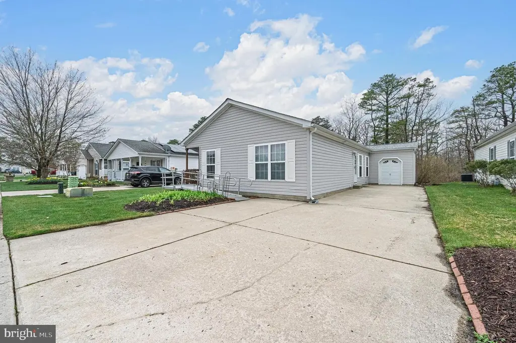 33 Knollwood Dr