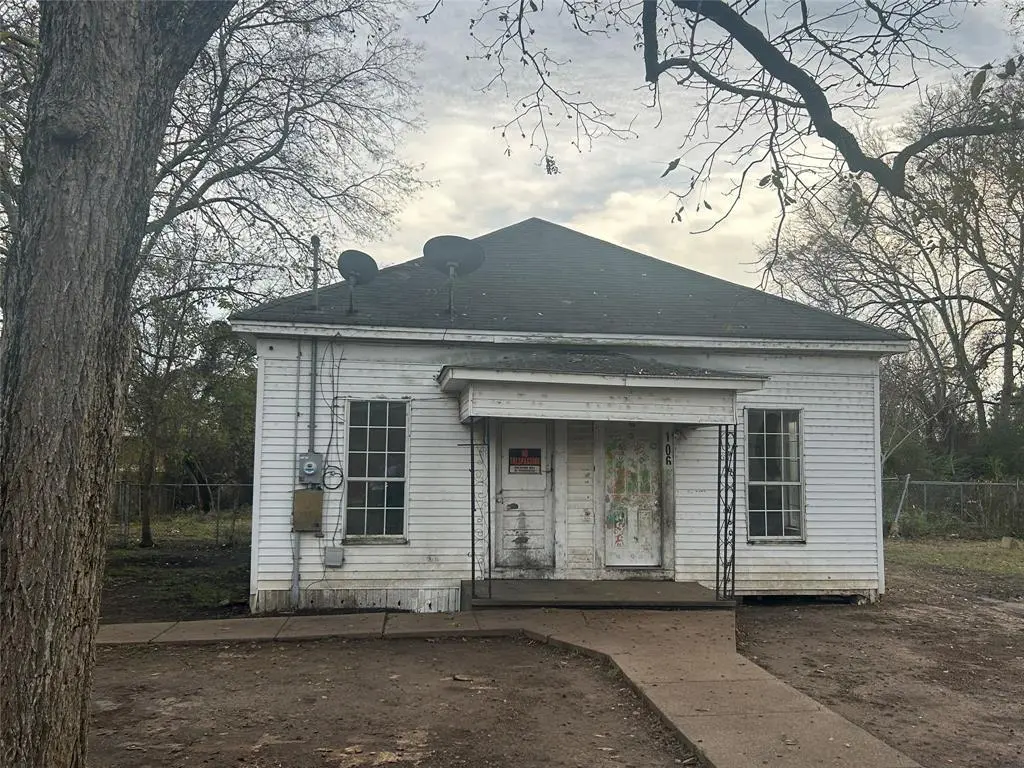 106 Pine St