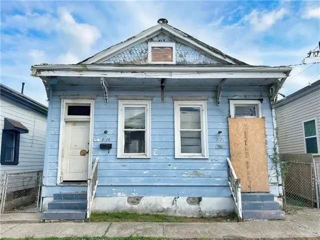 2426-28 Clara St