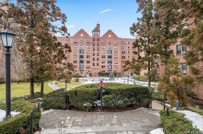 190 Garth Rd Unit 3R