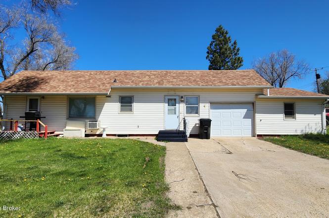 300 4th Ave N