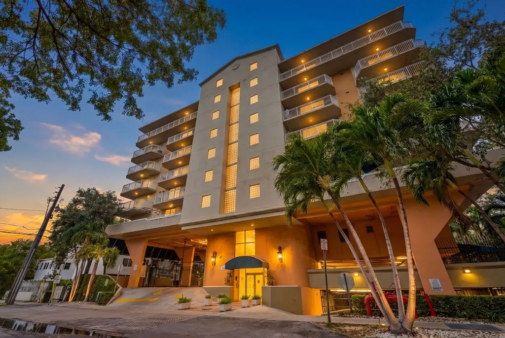 1650 Coral Way #607