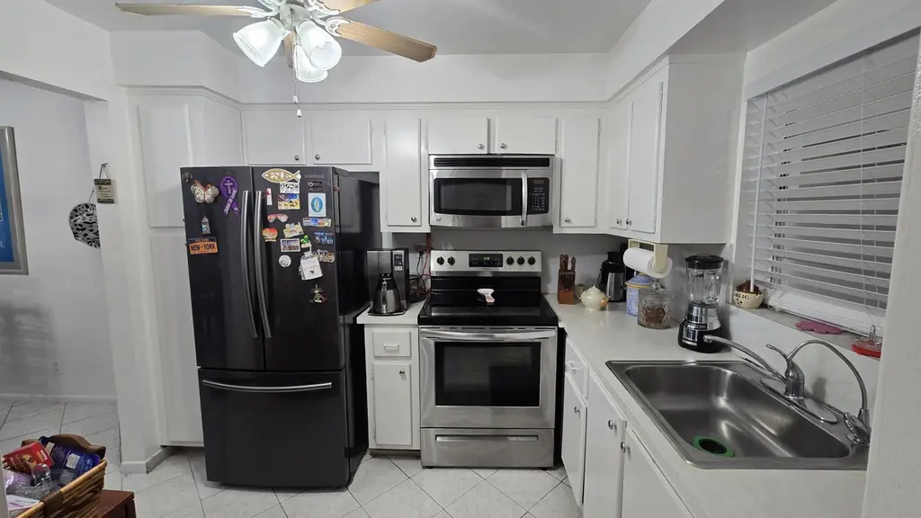 1200 Tallwood Ave #305