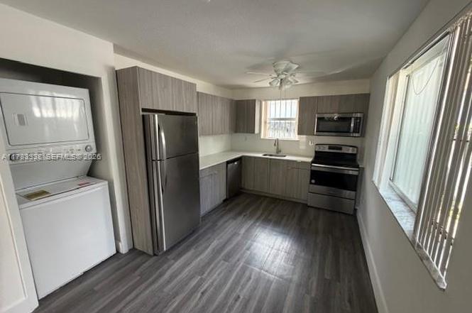 580-590 NW 58th St