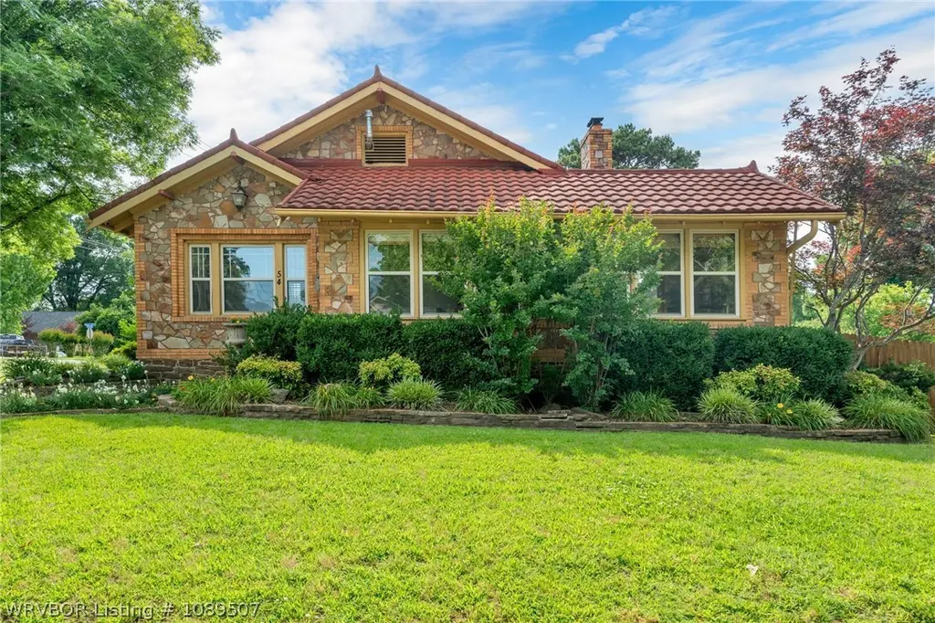 54 Hiland Dr