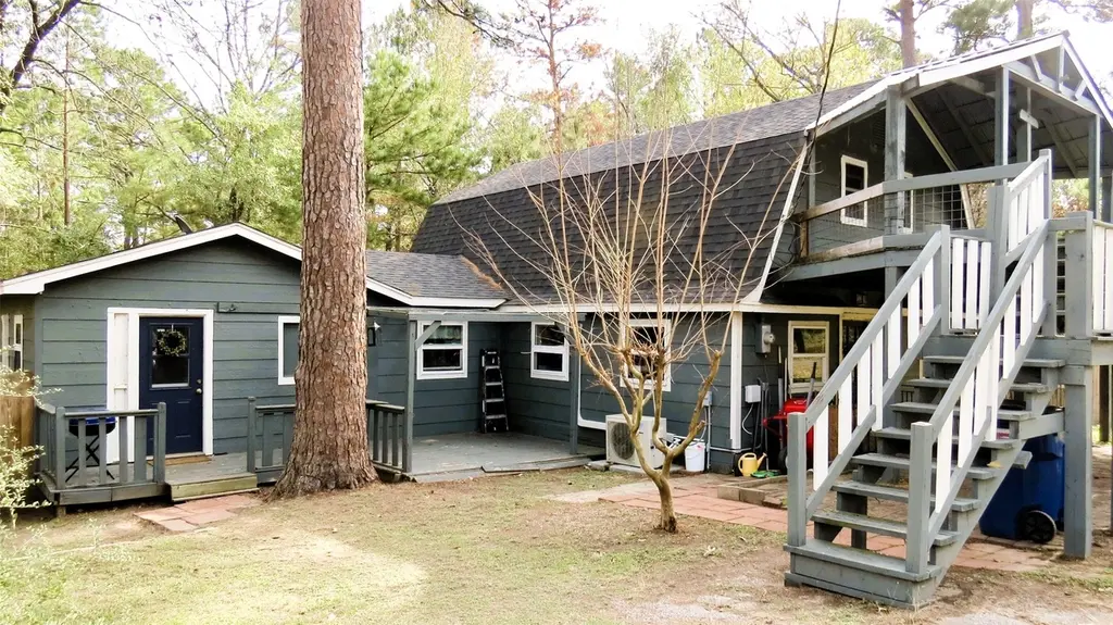 458 Rain Forest Rd
