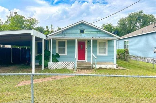 735 Highland Dr