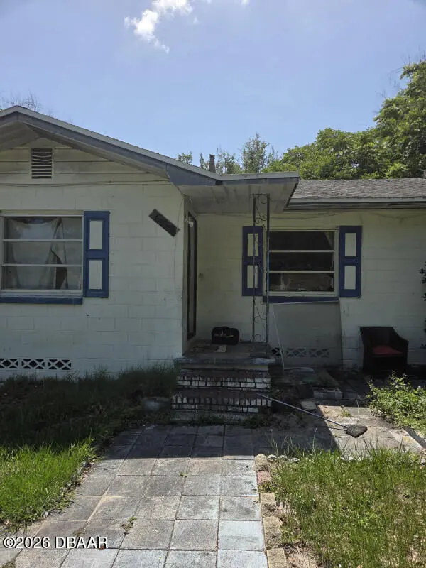 637 Thorpe Ave N