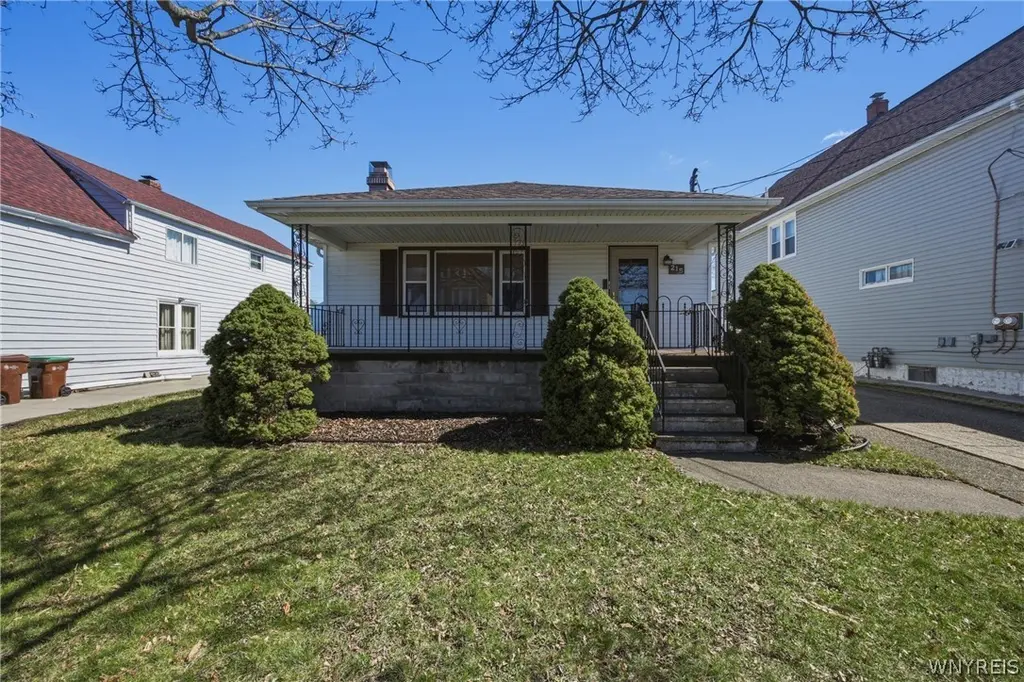 215 Halstead Ave