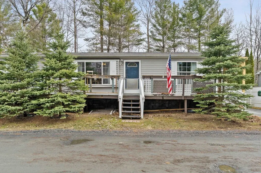 14 Overlook Dr
