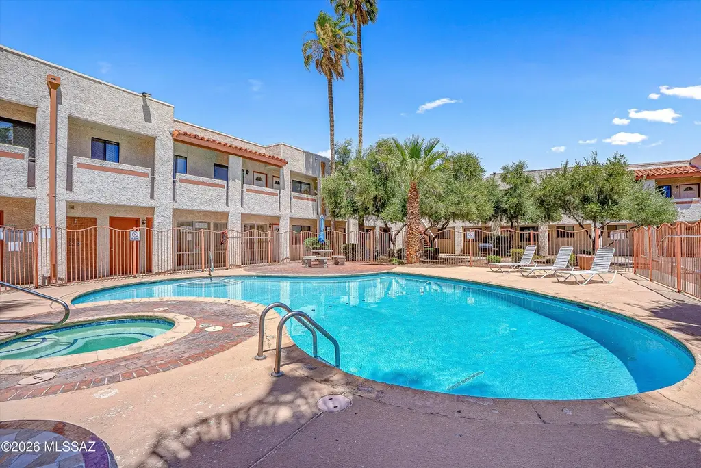 455 W Kelso St Apt 225