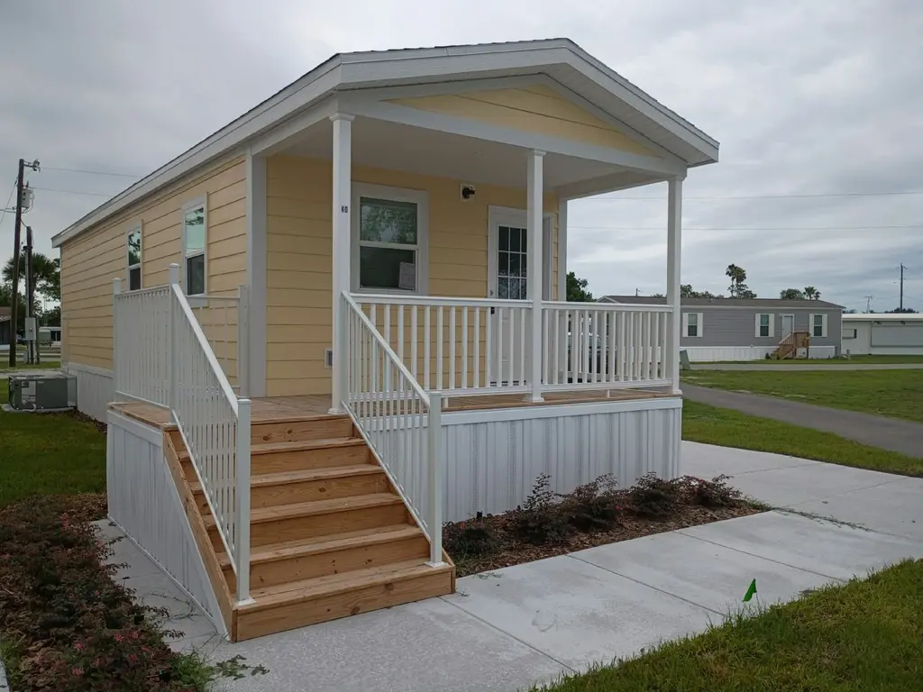 40 Lily Dr