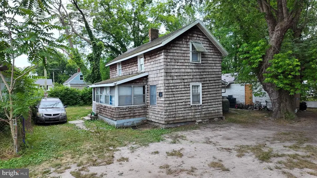 100 Brown Ln