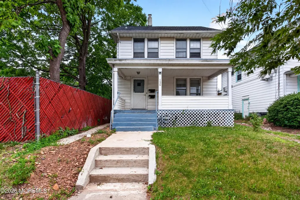 126 Jones Ave