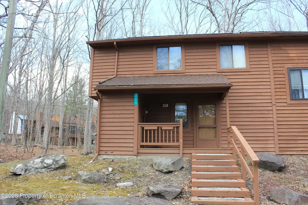 211 Falls Cir