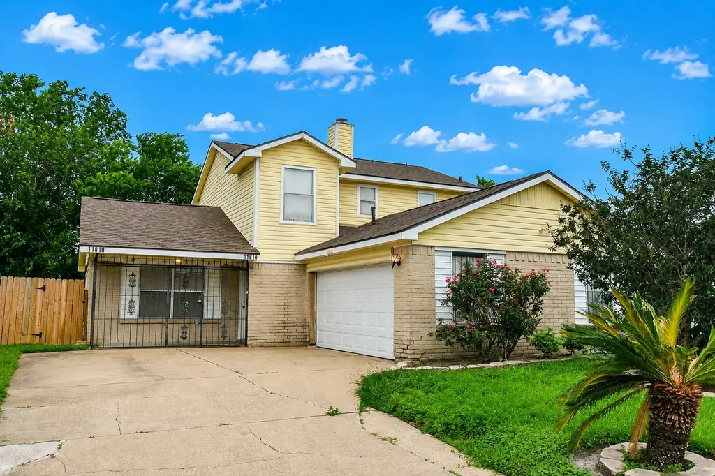 11810 Roandale Dr