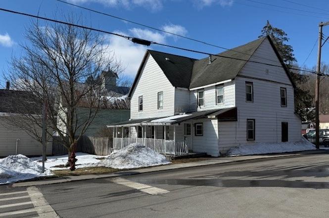 35 Main St