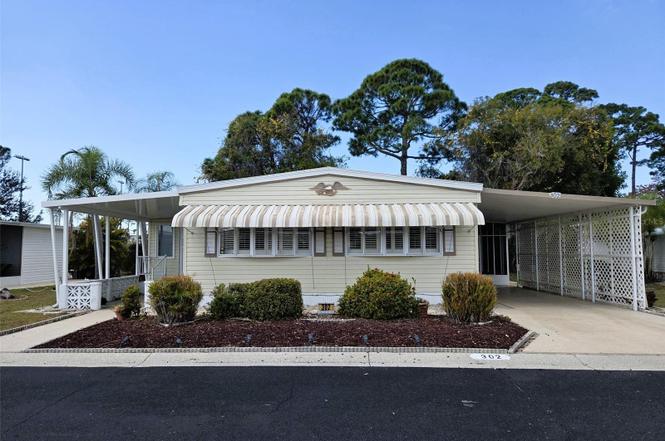 302 Oakwood Blvd W