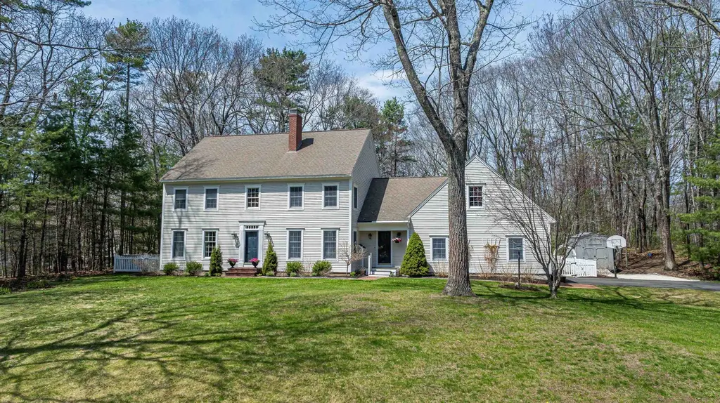 4 Hearthstone Dr