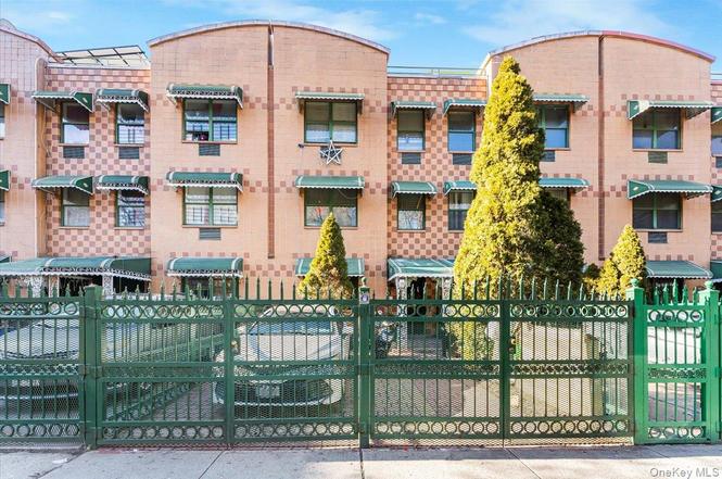 1475 Crotona Pl