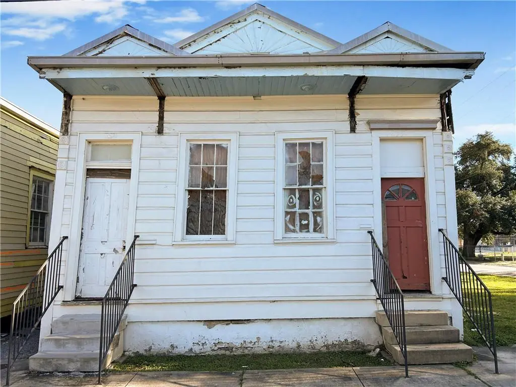 2528 Freret St