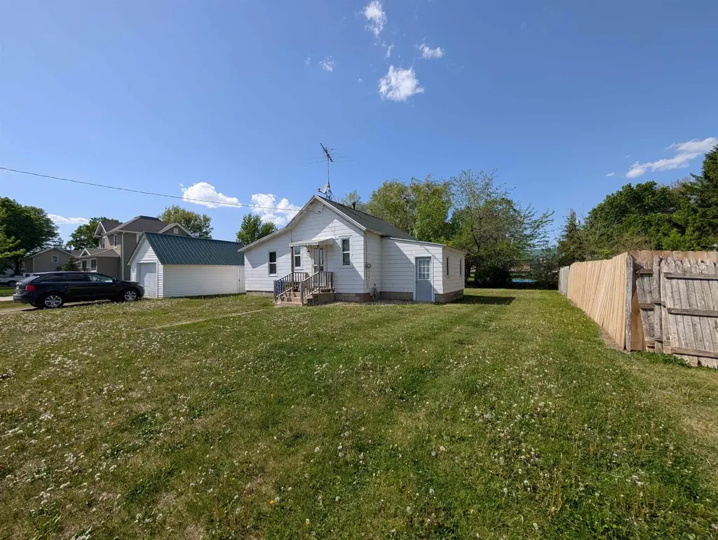 220 SE 4th Ave
