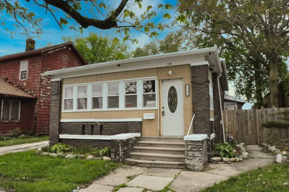 112 W Hickory St