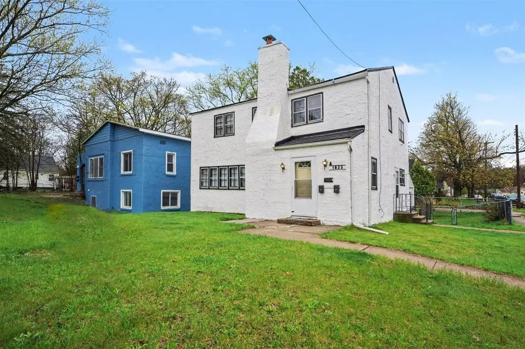 1823 W Michigan Ave W
