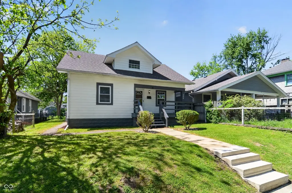 366 S Grand Ave