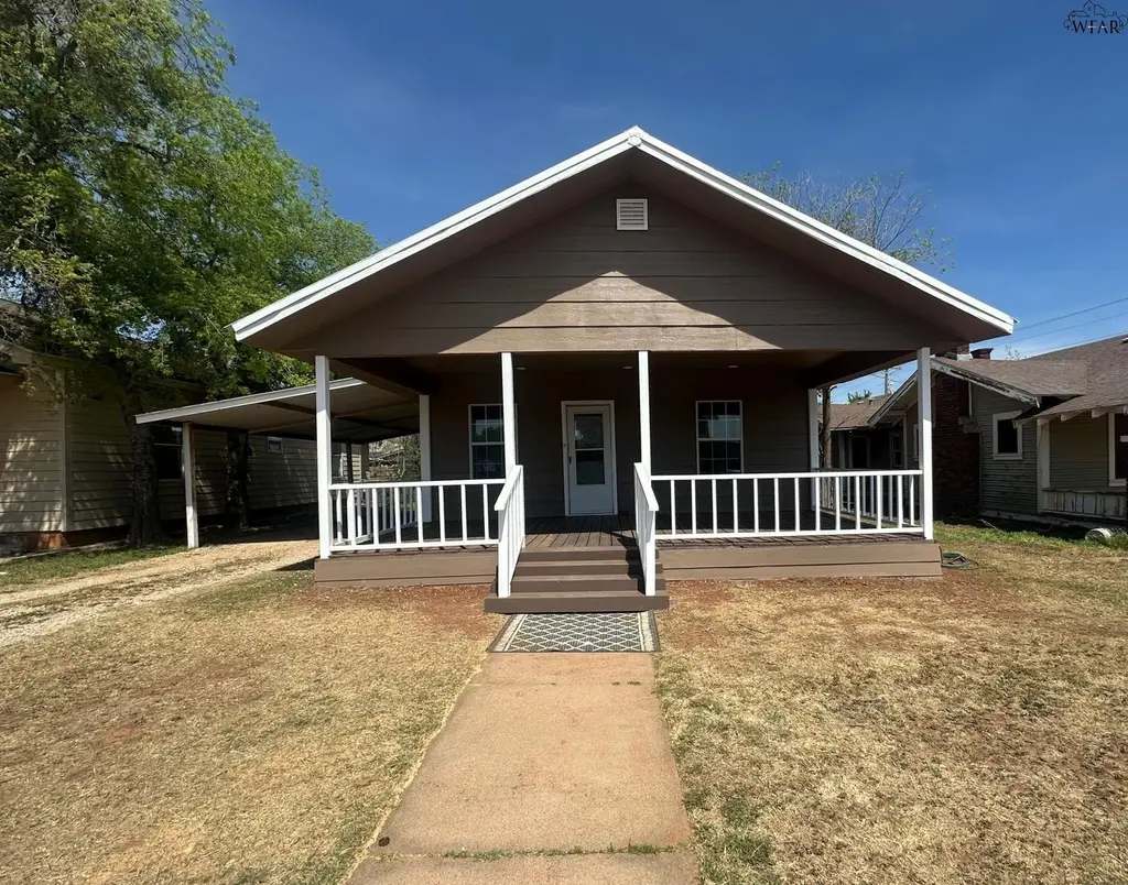 203 W Highland Ave
