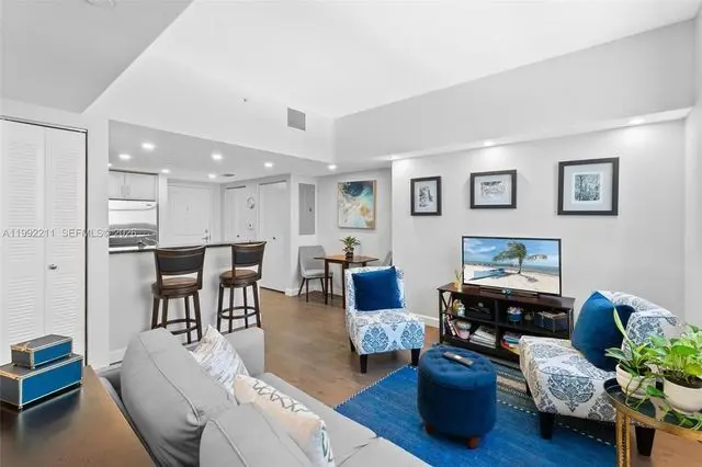 111 E Flagler St #909