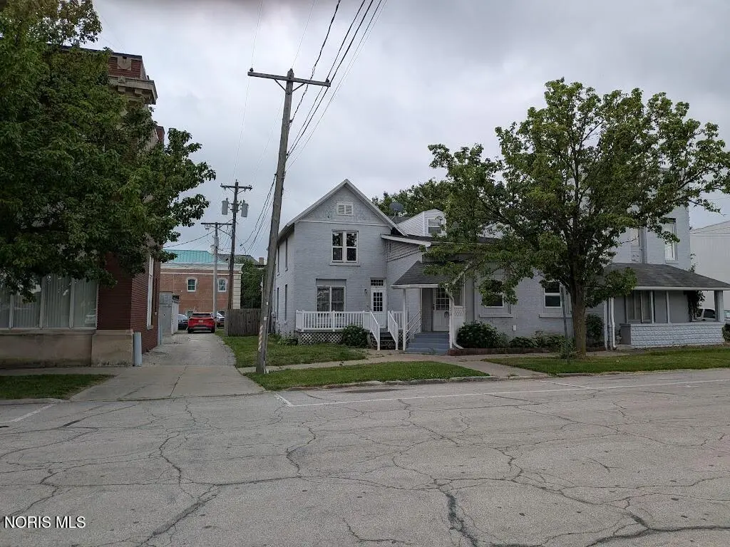 113 Commercial St