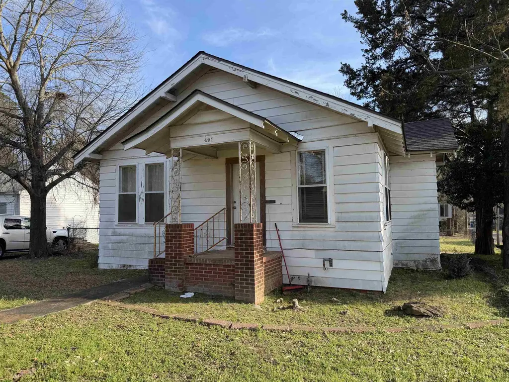 402 Nathan St