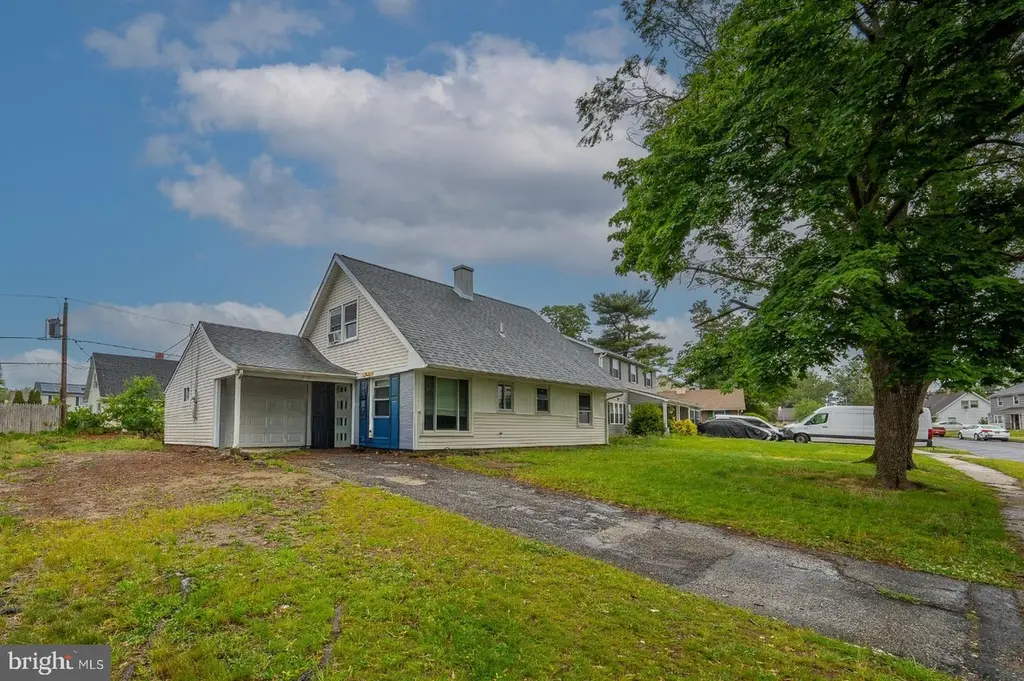 49 Belmont Ln