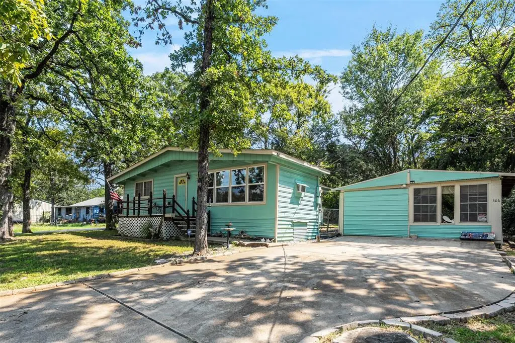 306 Dyer Cir