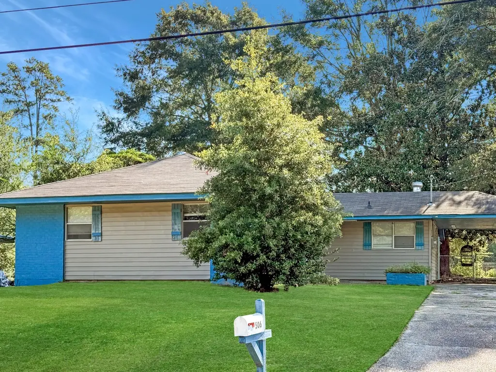 506 Hillcrest Rd