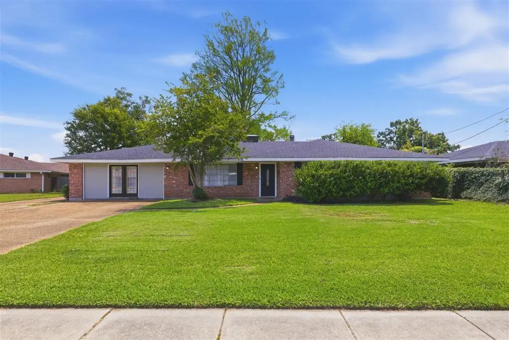 563 Jefferson Dr