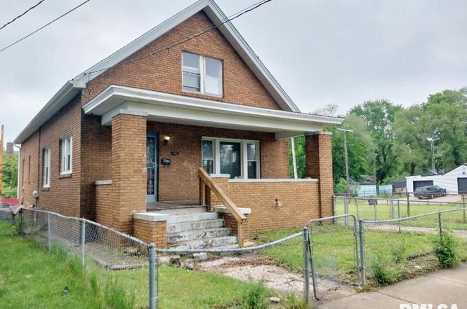 1605 W Martin St