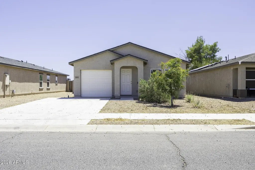 181 W Douglas Ave