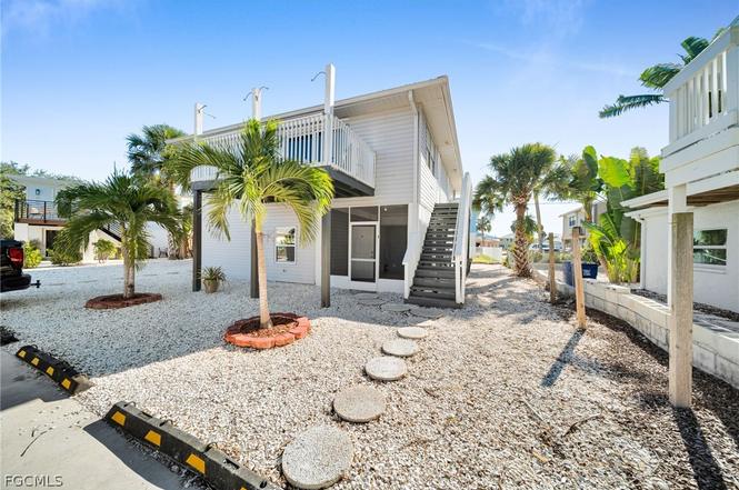 128 Eucalyptus Ct