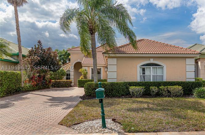 8180 Spyglass Dr