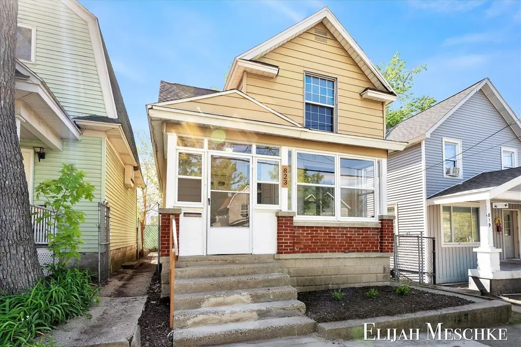823 Union Ave SE