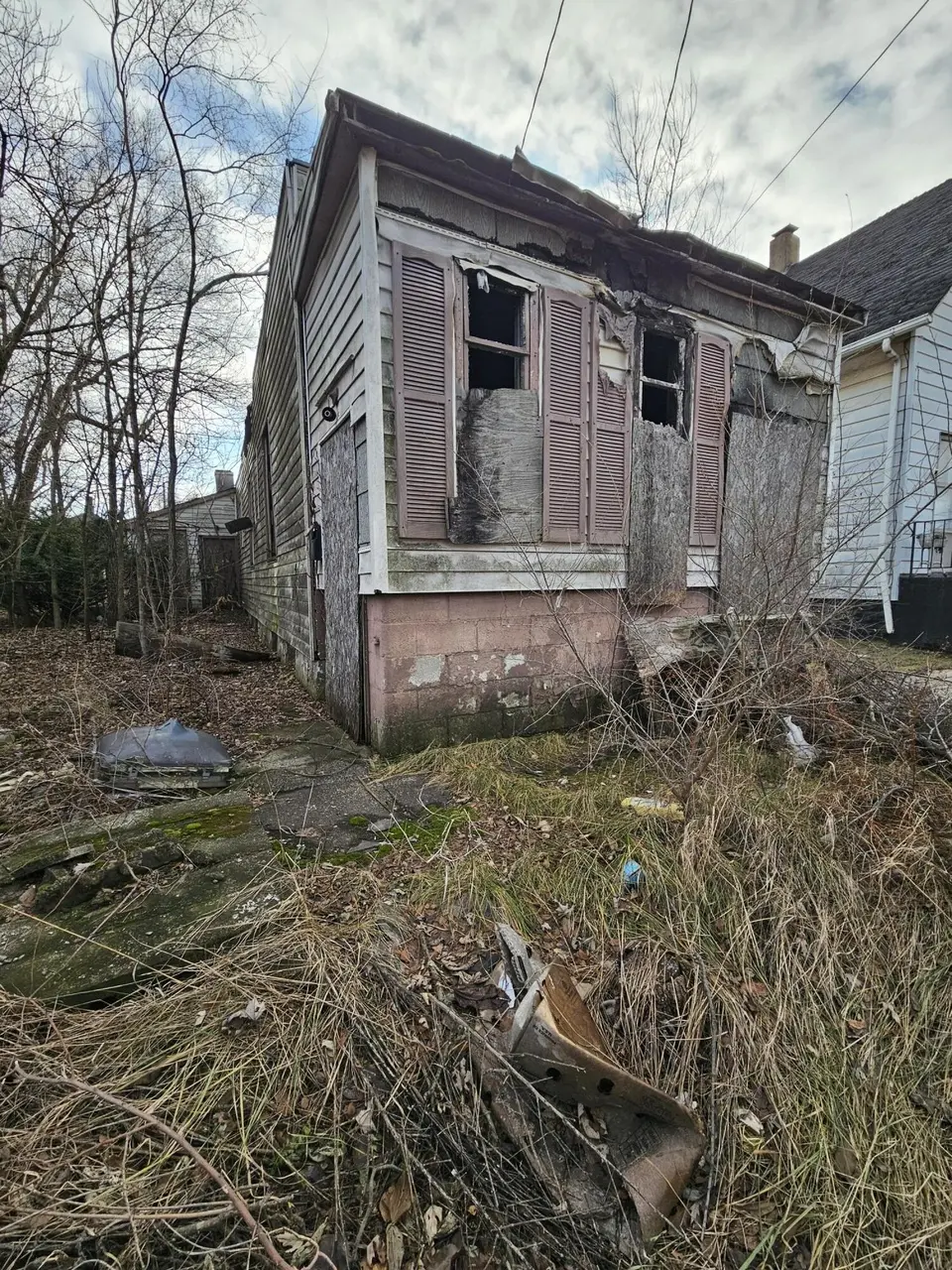 1695 W 10th Ave